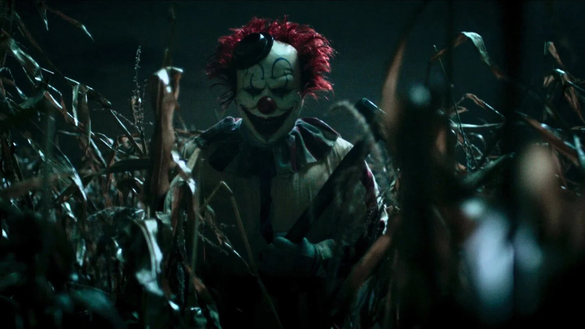 კლოუნი სიმინდის ყანაში